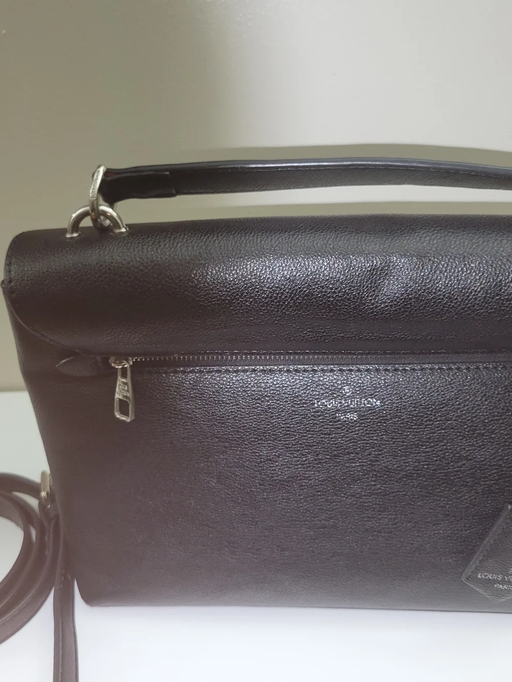 Louis Vuitton elegant louis